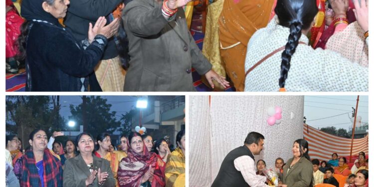 *श्रीराम कथा में भक्ति का संगम* *महापौर श्रीमती सूरी ने पार्षद साथियों संग की कथा में सहभागिता*