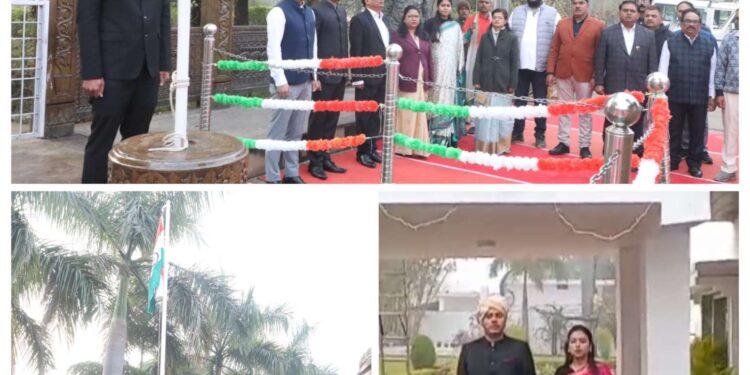 *कलेक्टर श्री तिवारी ने किया निवास और कलेक्ट्रेट में ध्वजारोहण*