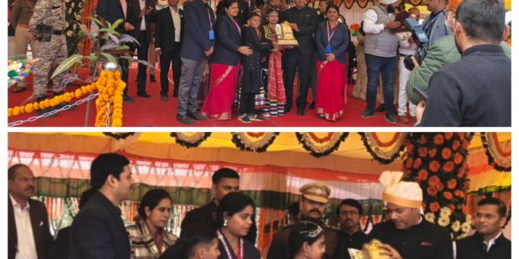 26 जनवरी गणतंत्र दिवस के अवसर पर आयोजित सांस्कृतिक कार्यक्रम में डी ए वी कैल्डेरीज पब्लिक स्कूल, कटनी के विद्यार्थियों ने उत्कृष्ट प्रदर्शन करते हुए तृतीय स्थान प्राप्त किया।