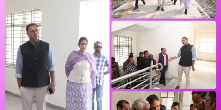 कलेक्टर श्री तिवारी ने रीठी के निर्माणाधीन आईटीआई भवन का किया औचक निरीक्षण समय-सीमा में गुणवत्तापूर्ण भवन निर्माण के दिये निर्देश दीमक रोधी ट्रीटमेंट कराने अधिकारियों को दी हिदायत