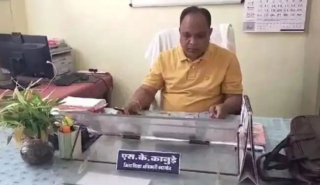 लापरवाही पर सख्ती: 223 प्राचार्यों को जिला शिक्षा अधिकारी का नोटिस, एकतरफा कार्रवाई के संकेत