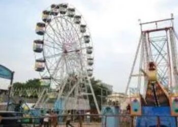 मध्यप्रदेश स्कूली बच्चों से खचाखच भरा ‘ड्रैगन झूला’ अचानक टूटकर गिरा, मेले में मची चीख-पुकार
