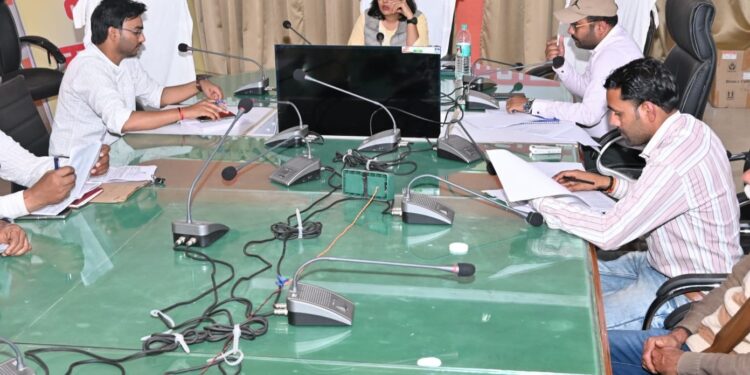 निगमायुक्त सुश्री तपस्या परिहार ने जलकर वसूली कार्य की, की समीक्षा   कम वूसली गहन नाराजगी जताते हुए दैनिक रणनीती तैयार कर वसूली बढ़ानें के दिए निर्देश