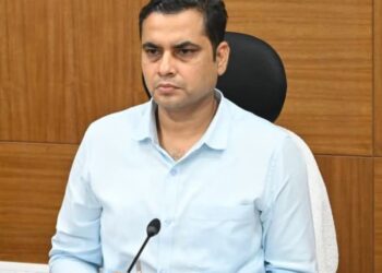 खाद्य सुरक्षा नियमों का उल्लंघन 13 प्रतिष्ठानों पर 4.25 लाख का जुर्माना  कलेक्टर राघवेन्द्र सिंह की सख्ती