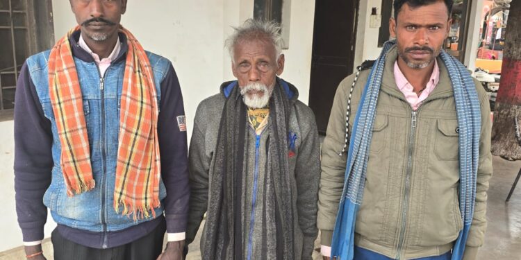 कटनी पुलिस की मानवीय पहल – बिछड़े वृद्ध को परिजनों से मिलाया