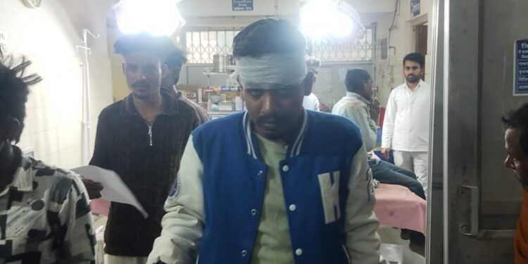 कटनी में खूनी तांडव! बाइक सवार बदमाशों ने युवक पर चाकू से किया जानलेवा हमला