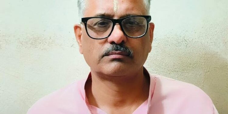 स्वतंत्रता संग्राम सेनानी की संपत्ति पर अवैध निर्माण सहित दुरुपयोग पर न्यायालय से 56 लोगों को जारी हुए नोटिस,क्रिकेट संघ भी शामिल..!प्रथम सिविल न्यायाधीश कनिष्ठ खंड नर्मदापुरम की अदालत ने सुनवाई हेतु वाद ग्राहय कर जारी किए नोटिस..! वीडियो