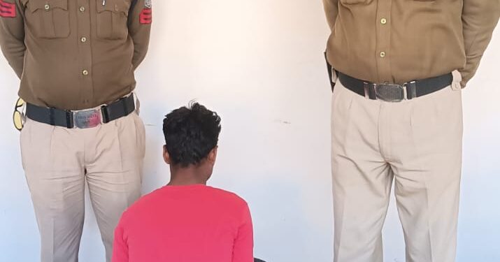 8 माह से पुणे महाराष्ट्र में जाकर छिपकर रह रहा था हत्या फरार आरोपी बड़वारा पुलिस ने किया पकड़कर किया गिरफ्तार