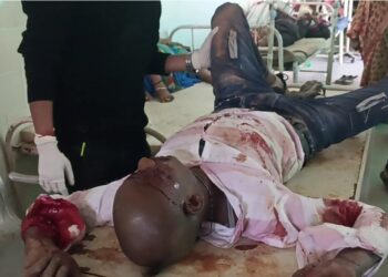 दो मोटरसाइकिल आपस में टकराने से 6 लोग हुए घायल,,