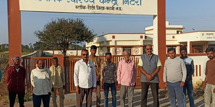 उद्घाटन तो हो गया,पर आज भी लगा ताला,, ग्रामीणों में भारी आक्रोश आंदोलन की चेतावनी,,