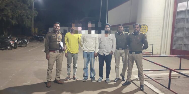 *फर्जी खाता खुलवाकर, लाखों का अवैध लेन-देन करने वाले गिरोह का भांडाफोड़*