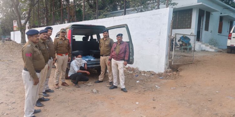 आबकारी टीम ने प्रतिबंधित नर्मदापुरम में स्कॉर्पियो कार सहित 100 पाव देसी शराब के किए जप्त,एक आरोपी सलमान गिरफ्तार.. !