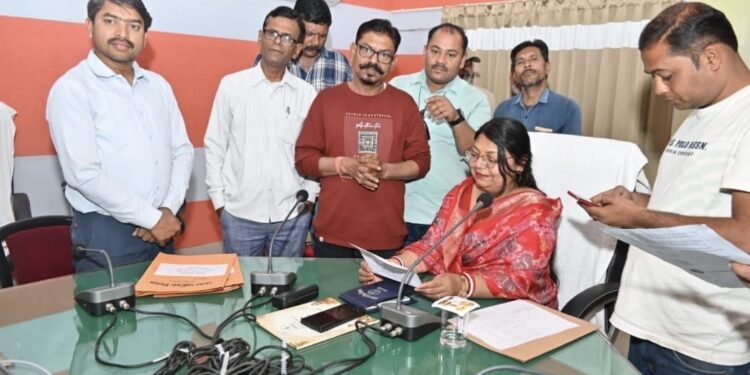 *मंगलवार को निगम कार्यालय में प्रातः 11 बजे से आयोजित होगी महापौर जनसुनवाई* *नागरिकों की शिकायतों एवं समस्याओं पर सुनवाई कर निराकरण की दिशा में महापौर श्रीमती सूरी की अभिनव पहल निरंतर जारी*