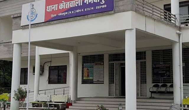 नपाध्यक्ष के सोशल मीडिया हैंडलर और स्वच्छता निरीक्षक के बीच फाइल को लेकर हुआ जमकर विवाद,दर्ज हुई FIR..!