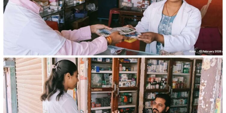 पेपर बैग के साथ उतरे बच्चे, प्लास्टिक कारोबारियों में मची हलचल