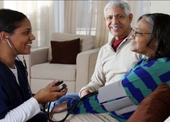 🏠👵 अब अस्पताल नहीं, इलाज पहुंचेगा घर! मध्य प्रदेश सरकार की बुजुर्गों के लिए बड़ी पहल