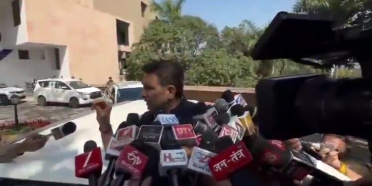 बजट सत्र शुरू होते ही गरमाई सियासत तीन मंत्रियों के इस्तीफे की मांग जीतू पटवारी का बड़ा बयान