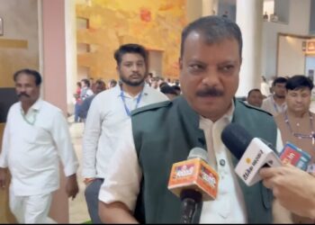 ‘15–20 हजार आय साबित करो, मैं इस्तीफा दूँगा’ – MP बजट सत्र में खुली चुनौती उमंग सिंघार