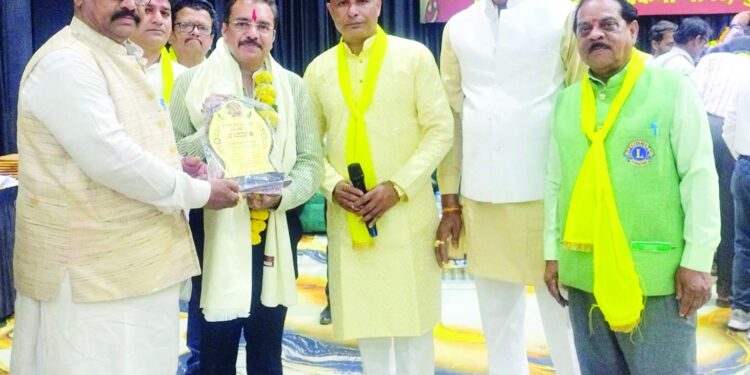 युवा पीढ़ी के उज्ज्वल भविष्य के लिए हुआ भव्य परिचय सम्मेलन बोले अशोक विश्वकर्मा