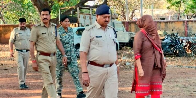 ग्वालियर में पूर्व तहसीलदार अमिता सिंह तोमर गिरफ्तार, बाढ़ राहत में 2.57 करोड़ का घोटाला