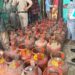 घरेलू गैस सिलेंडर की जमाखोरी पर प्रशासन का बड़ा एक्शन! 46 सिलेंडर जब्त, होगी FIR देखे VIDEO