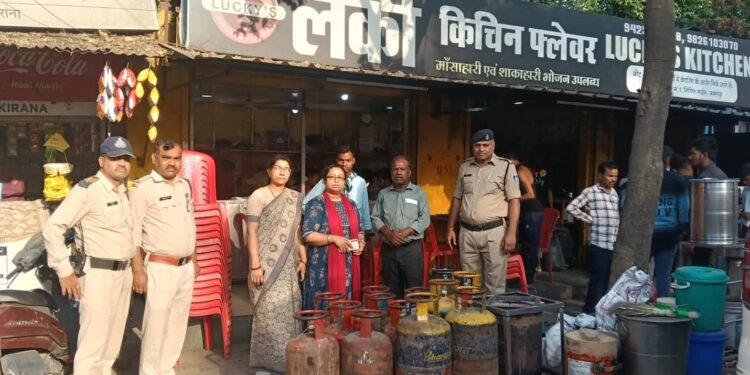 अवैध भंडारण एवं व्‍यावसायिक इस्‍तेमाल करते पाये जाने पर 22 रसोई गैस सिलेंडर जब्‍त