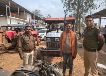 कटनी में रेत माफिया पर बड़बारा पुलिस का कहर! सुबह-सुबह ट्रैक्टर-ट्रॉली पकड़ी, चालक गिरफ्तार, वाहन जप्त