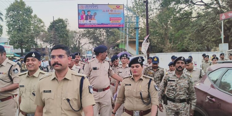 *होली, धुरेड़ी, रंगपंचमी एवं रमजान को दृष्टिगत रखते हुए पुलिस का फ्लैग मार्च एवं व्यापक सुरक्षा व्यवस्था*