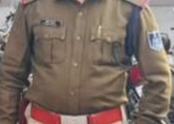 सटोरी धनीराम कुल्हाडे पर कोतवाली पुलिस की कार्यवाही   🎂नकदी एवं सट्टा पट्टी सहित सटोरी पुलिस की गिरफ्त में