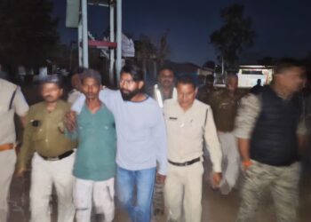 *💥ब्रेकिंग न्यूज़ विजराघवगढ़ पुलिस की सूजबुछ से बची एक आदमी की जान विजयराघवगढ़ थाना अंतर्गत ग्राम रजरवारा नंबर 1 घटना💥*