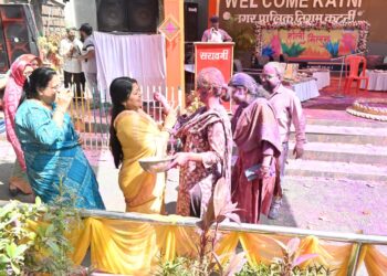 कटनी सुरम्य पार्क में होली का रंगीन जश्न, महापौर-कलेक्टर समेत कई अधिकारी रहे शामिल