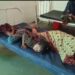चिलचिलाती गर्मी में अस्पताल की लापरवाही: मार्च की तपिश में मरीजों के बेड से गायब चादर