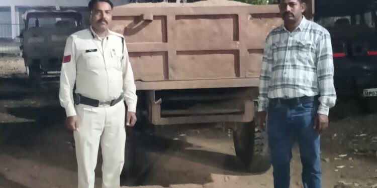 *बड़वारा पुलिस की अवैध रेत परिवहन के विरुद्ध बड़ी कार्यवाही, ट्रैक्टर-ट्राली जप्त*