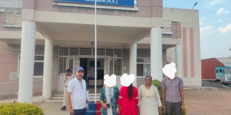 थाना एन.के.जे. जिला कटनी थाना एन.के.जे. पुलिस द्वारा नबालिग बालिका को 24 घंटे मे पुणे महाराष्ट्र से किया दस्तयाब