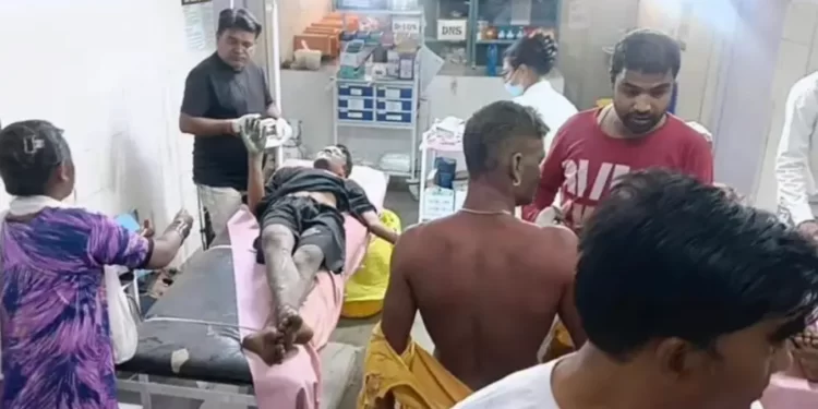 कटनी में देसी बम से दहला इलाका 💣 | दो गुटों में हिंसक झड़प | महिला-बच्चों सहित कई घायल पुलिस ने संभाली कमान