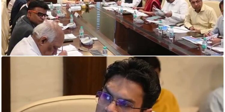 मुख्यमंत्री डॉ. मोहन यादव ने आज मंत्रालय में जल गंगा संवर्धन अभियान की तैयारियों की समीक्षा कर अधिकारियों को अभियान के प्रभावी क्रियान्वयन के संबंध में आवश्यक दिशा-निर्देश दिए।