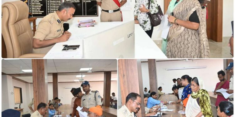 👉 जन सुनवाई में शिकायतकर्ताओं की पुलिस अधीक्षक जबलपुर श्री सम्पत उपाध्याय (भा.पु.से.) ने सुनी शिकायतें, 👉 सम्बंधित अधिकारियों को त्वरित वैधानिक कार्यवाही हेतु किया निर्देशित’ VIDEO
