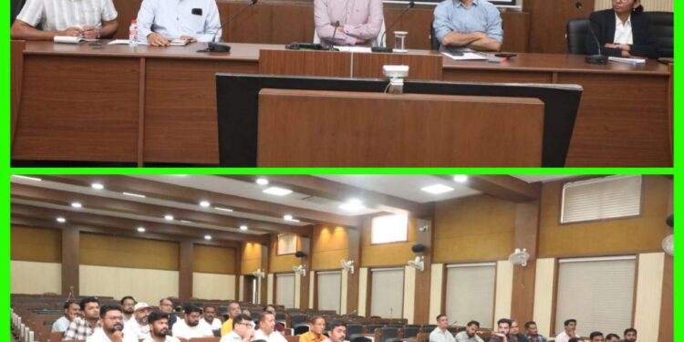 कलेक्टर श्री तिवारी ने दिए सिलेंडर होम डिलीवरी और उपभोक्‍ताओं के ई-केवाईसी कराने के निर्देश