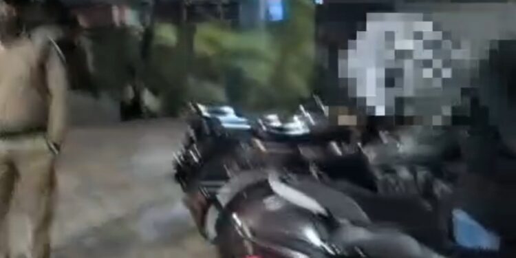 *मॉडिफाइड सायलेंसर लगी बुलेट पर कार्रवाई, चालक पर जुर्माना* देखे VIDEO