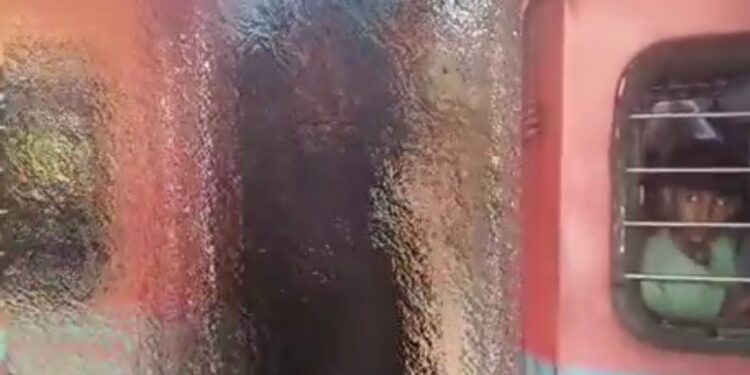 RPF का बड़ा एक्शन! ट्रेन में चल रही थी मानव तस्करी, 2 आरोपी गिरफ्तार