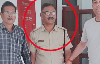 MP में दरोगा रिश्वत लेते रंगे हाथों गिरफ्तार, डर के मारे हुआ ये हाल! देखिऐ पूरा वीडियों
