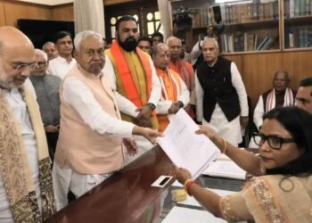 नीतीश ने राज्यसभा के लिए दाखिल किया नामांकन, अमित शाह समेत ये दिग्गज रहे मौजूद