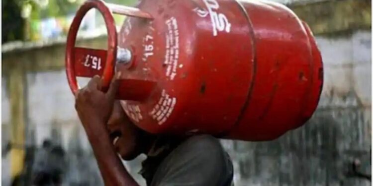 💥 LPG Cylinder New Rules 2026: महीने में लिमिट कितनी? शादी में कितने सिलेंडर मिलेंगे!