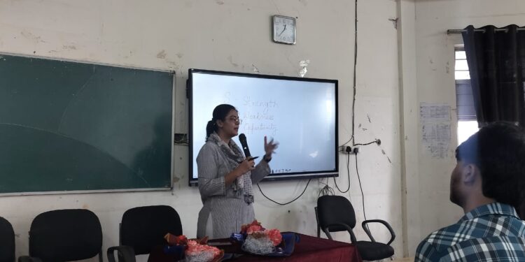 नगर निगम आयुक्‍त तपस्या परिहार ने विद्यार्थियों को दिये सफलता के मंत्र