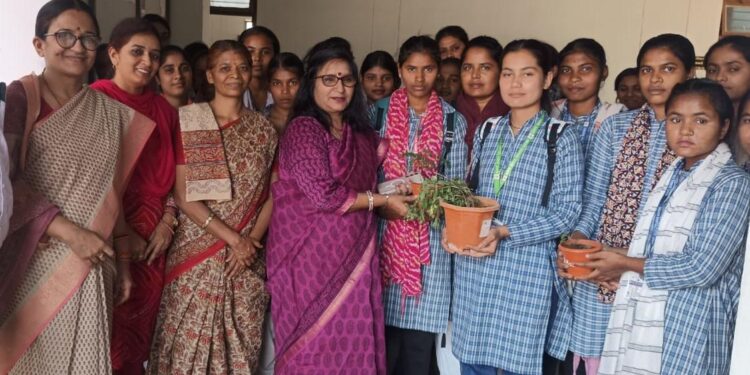 शासकीय कन्या महाविद्यालय में पोषण वाटिका का कियाा गया आयोजन