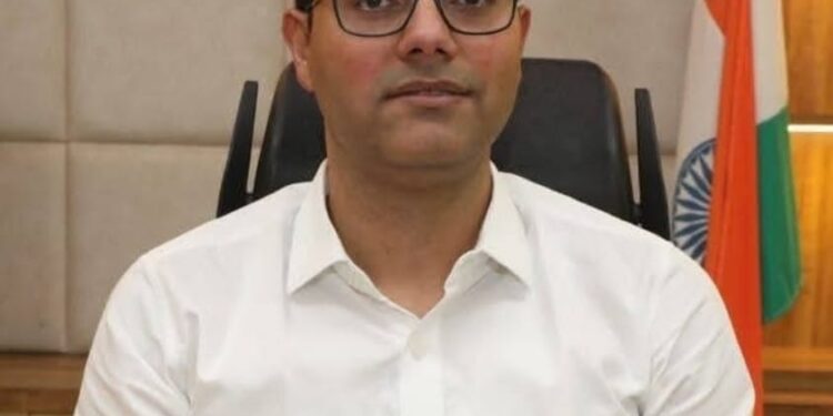 🚨 अब जरा संभल के! नरवाई जलाने वालों पर होगी सीधी कार्रवाई कलेक्टर का आदेश