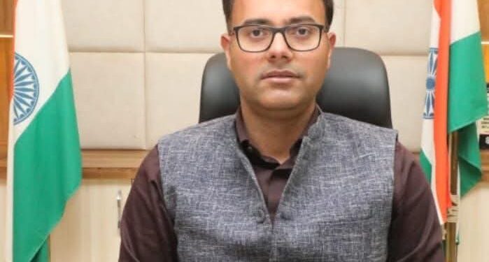 लोक सेवा गारंटी अधिनियम के तहत समय बाह्य लंबित आवेदनों पर कलेक्टर श्री तिवारी ने अपनाया सख्‍त रूख  आवेदनों को लंबित रखने वाले पंचायत सचिवों पर शास्ति अधिरोपित करने के दिये निर्देश