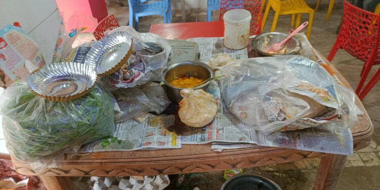 खाद्य सुरक्षा विभाग का बड़ा एक्शन! 2 दुकानों पर लगा ताला
