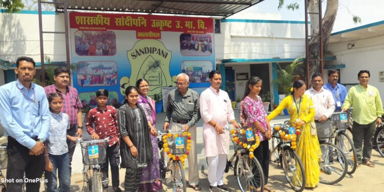उत्कृष्ट विद्यालय कालापीपल में मनाया गया”प्रवेश उत्सव” स्कूल चले हम…!