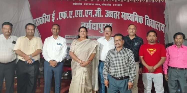 पुस्तक मेले में डिस्काउंट के साथ कॉपी,किताब, स्कूल बैग की सुविधा ग्राहकों को मिली: राज्यसभा सांसद माया नारोलिया